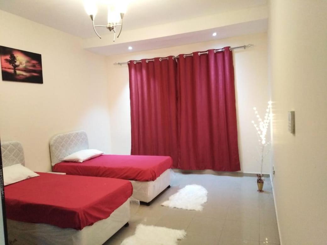 Good Luck Homes Shared Apartments Дубай Екстериор снимка