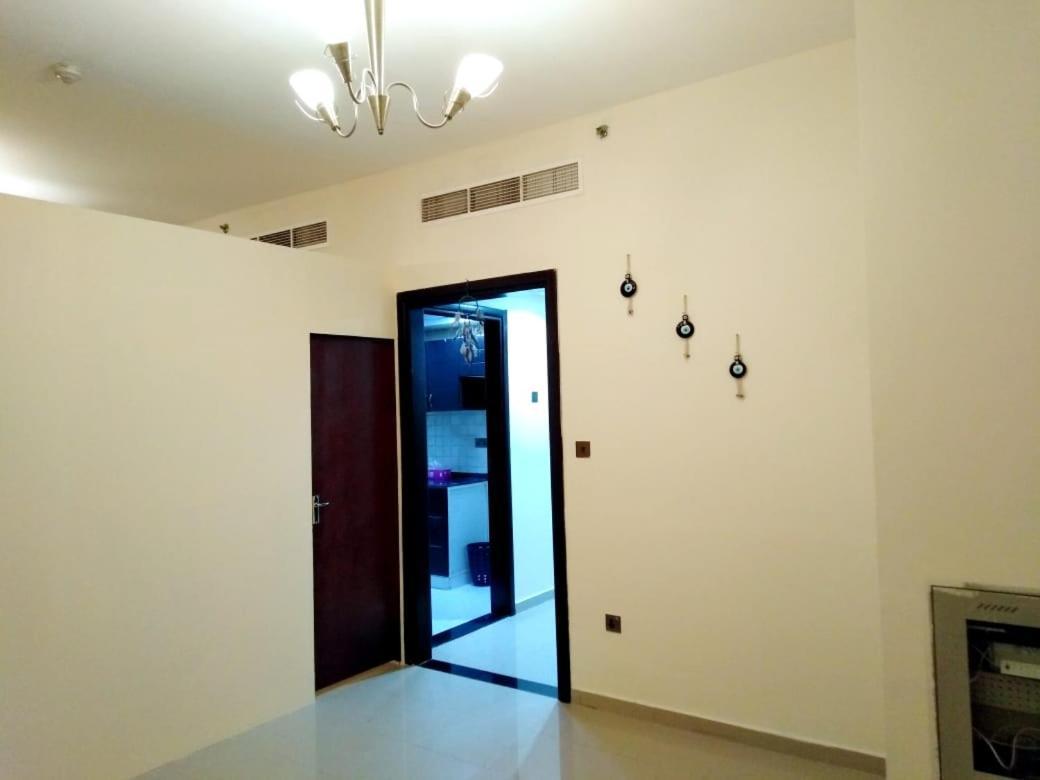 Good Luck Homes Shared Apartments Дубай Екстериор снимка