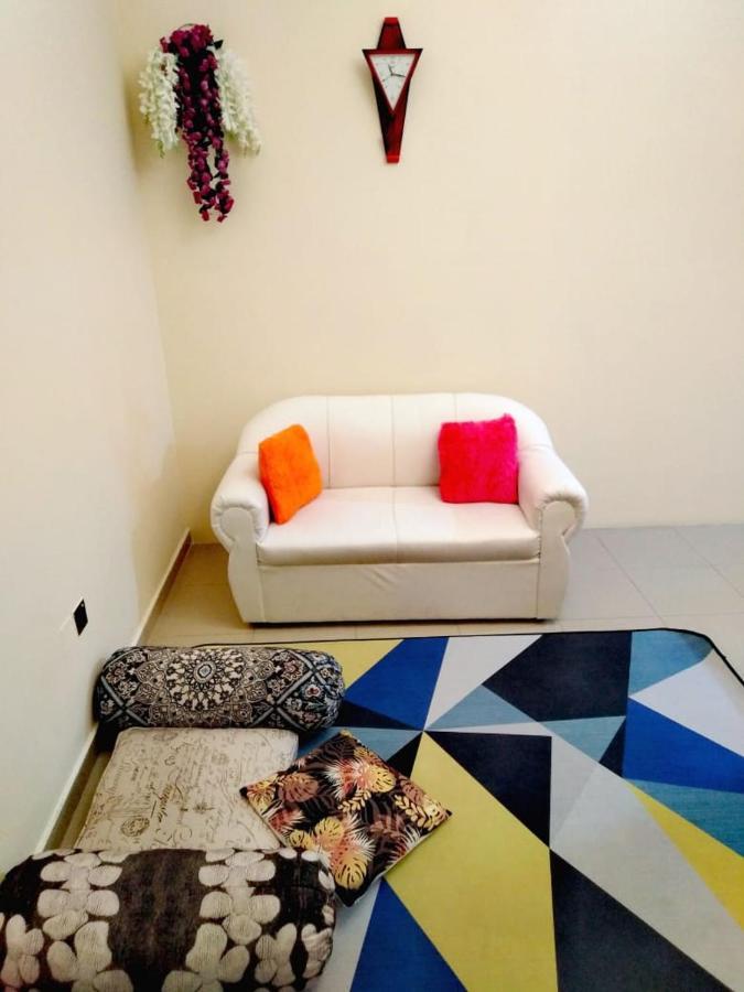 Good Luck Homes Shared Apartments Дубай Екстериор снимка
